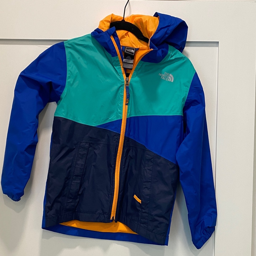 Boys North Face raincoat. In excellent condition